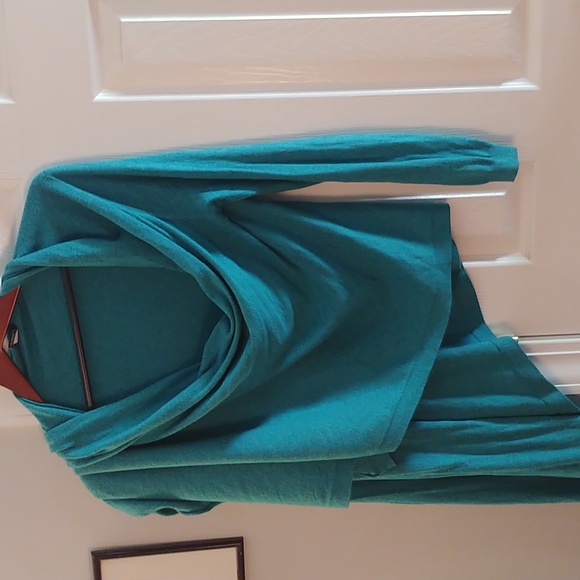 Beautiful Teal Wrap - Picture 4 of 4